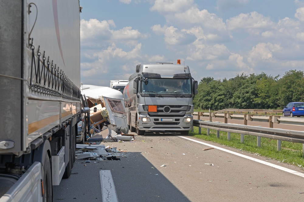 How Traffic Lawyers Handle Commercial Vehicle Violations: A Focus on Trucking and Fleet Issues